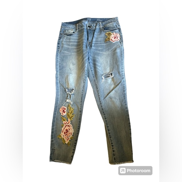 Ana Embroidered Jegging Jeans - Picture 1 of 3